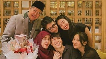 Sheila Dara Rupanya Punya Geng Bareng Ibunda Vidi Aldiano, Namanya Ladies Club Sheila Dara Rupanya Punya Geng Bareng Ibunda Vidi Aldiano, Namanya Ladies Club