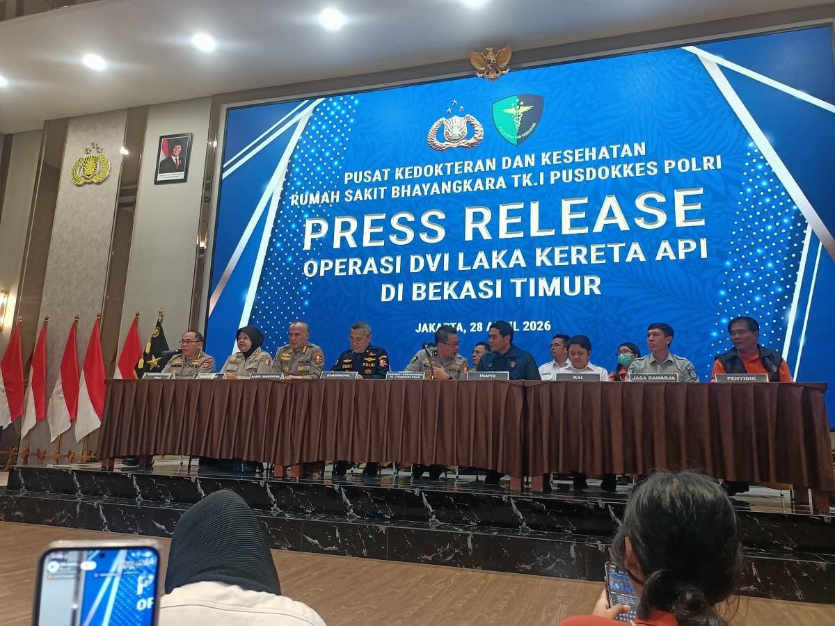 10 Jenazah Korban Kecelakaan Kereta di Bekasi Berhasil Diidentifikasi 10 Jenazah Korban Kecelakaan Kereta di Bekasi Berhasil Diidentifikasi