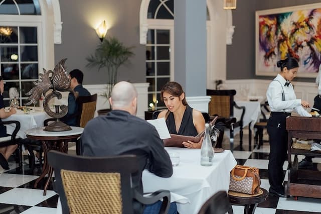 Restoran Fine Dining di Ubud Ini Tawarkan Suasana Mewah Klasik ala The Great Gatsby Restoran Fine Dining di Ubud Ini Tawarkan Suasana Mewah Klasik ala The Great Gatsby