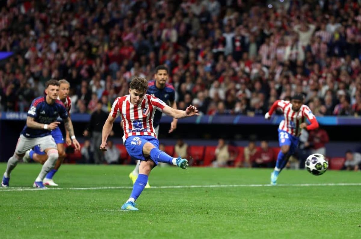 Arsenal dan Bayern Munich Dirugikan karena Aturan Aneh Handball di Liga Champions, Legenda Inggris Semprot UEFA Arsenal dan Bayern Munich Dirugikan karena Aturan Aneh Handball di Liga Champions, Legenda Inggris Semprot UEFA