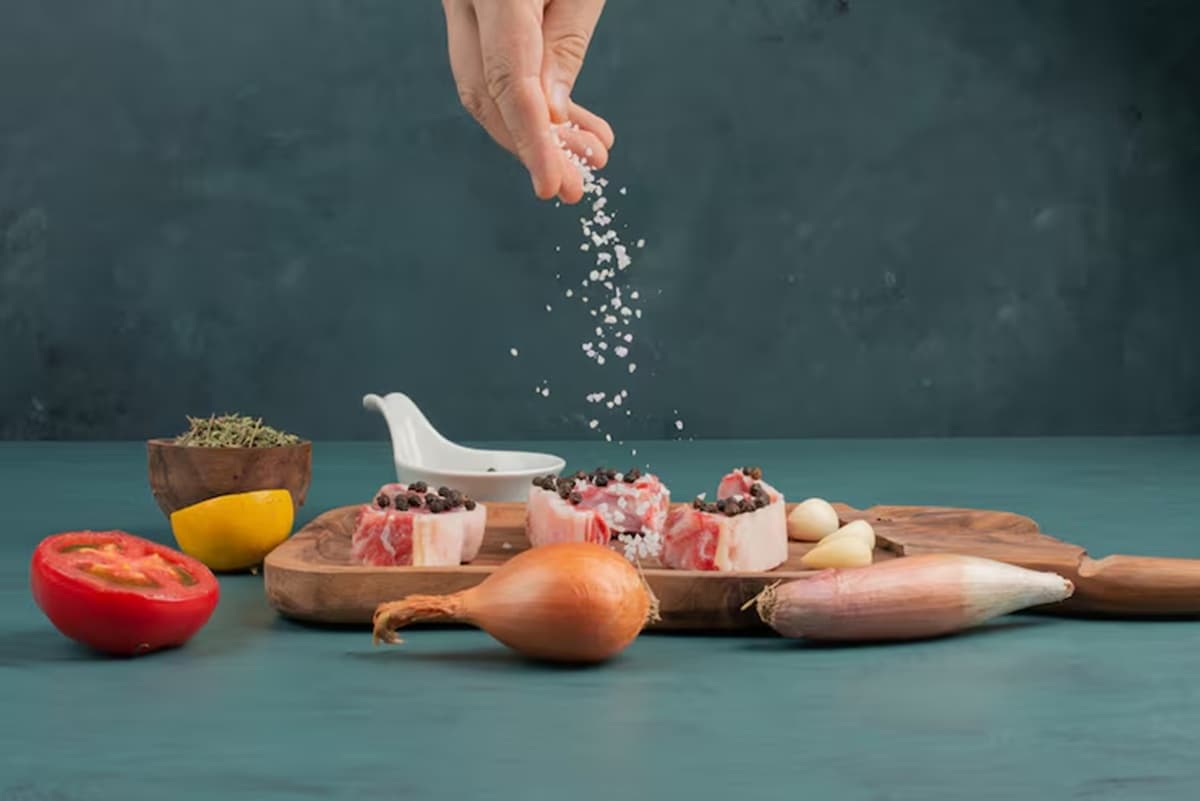 Sering Ngidam Makanan Asin? Ini 6 Sinyal Tubuh yang Jangan Diabaikan Sering Ngidam Makanan Asin? Ini 6 Sinyal Tubuh yang Jangan Diabaikan