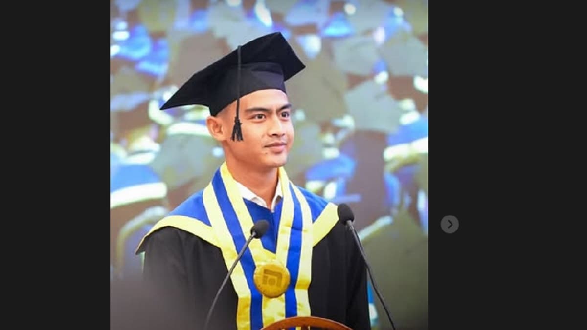 Pemain Timnas Indonesia Pratama Arhan Resmi Wisuda, Pemegang Ijazah Blockchain Pertama di Indonesia! Pemain Timnas Indonesia Pratama Arhan Resmi Wisuda, Pemegang Ijazah Blockchain Pertama di Indonesia!