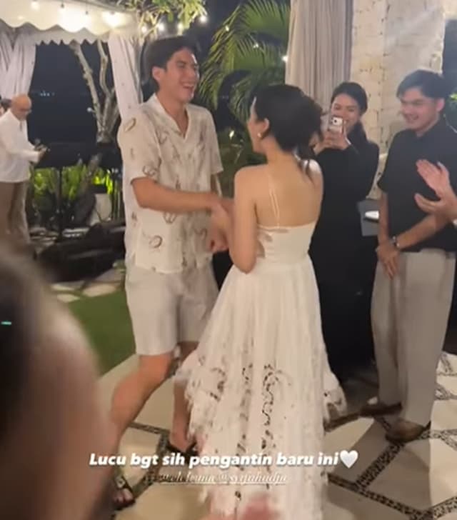 Gelar Pesta di Bali, El Rumi dan Syifa Hadju Tampil Serasi Serbaputih di Acara Welcome Dinner Gelar Pesta di Bali, El Rumi dan Syifa Hadju Tampil Serasi Serbaputih di Acara Welcome Dinner