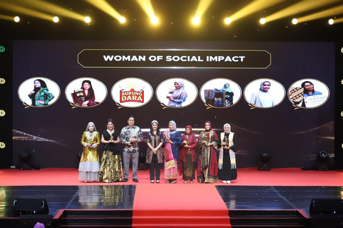 Tri Yulia Rizki Ananda Sabet Penghargaan di Women's Inspiration Award 2026, Bertekad Hapus Stunting di Sumsel Lewat MBG Tri Yulia Rizki Ananda Sabet Penghargaan di Women's Inspiration Award 2026, Bertekad Hapus Stunting di Sumsel Lewat MBG