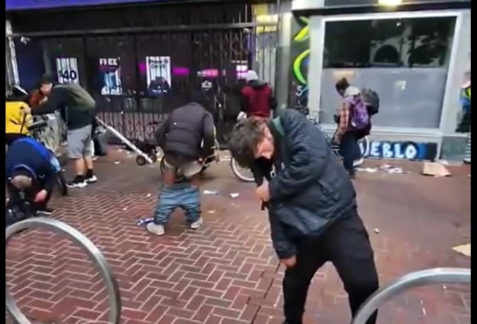 Viral Kondisi Pecandu Narkoba Tampak seperti Zombie di San Francisco Viral Kondisi Pecandu Narkoba Tampak seperti Zombie di San Francisco