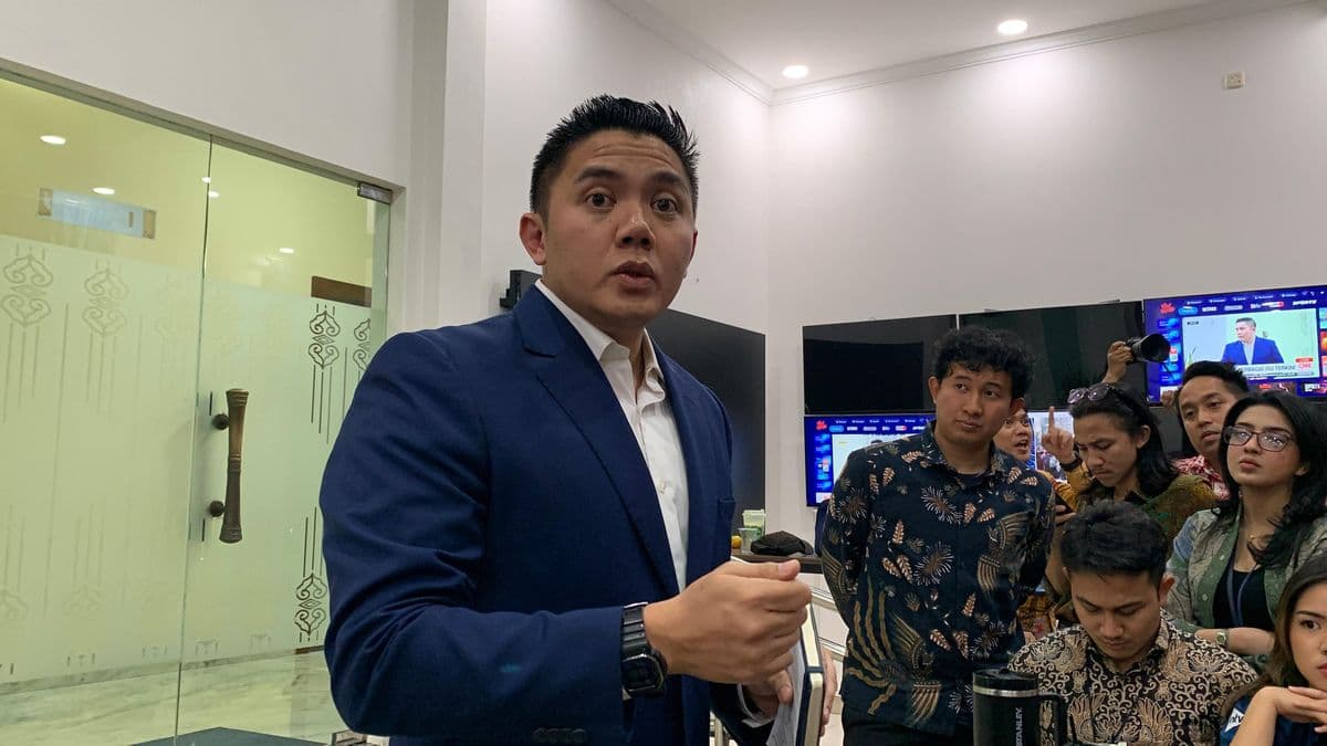 Seskab Teddy Ucapkan Selamat Hari Pendidikan Nasional, Ajak Generasi Muda Asah Potensi Seskab Teddy Ucapkan Selamat Hari Pendidikan Nasional, Ajak Generasi Muda Asah Potensi