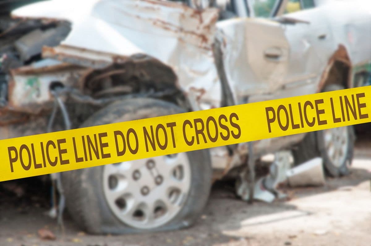 Truk Box Terguling di Tol Wiyoto Wiyono Gara-Gara Pecah Ban Truk Box Terguling di Tol Wiyoto Wiyono Gara-Gara Pecah Ban