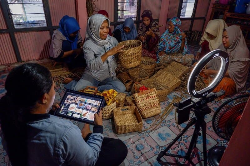 BRI Perkuat UMKM, Penyaluran Kredit Tembus Rp1.211 Triliun BRI Perkuat UMKM, Penyaluran Kredit Tembus Rp1.211 Triliun