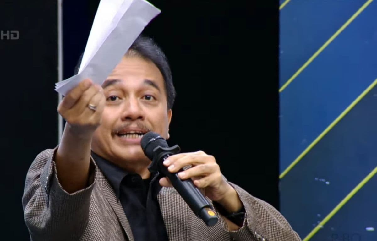 Roy Suryo Lempar Amplop Uang dari Rismon: Saya Tak Mau Makan Uangmu! Roy Suryo Lempar Amplop Uang dari Rismon: Saya Tak Mau Makan Uangmu!