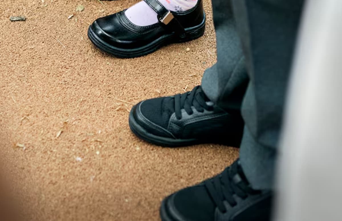 Pilu, Siswa Yatim di SMK Samarinda Meninggal Dunia karena Pakai Sepatu Kekecilan Pilu, Siswa Yatim di SMK Samarinda Meninggal Dunia karena Pakai Sepatu Kekecilan
