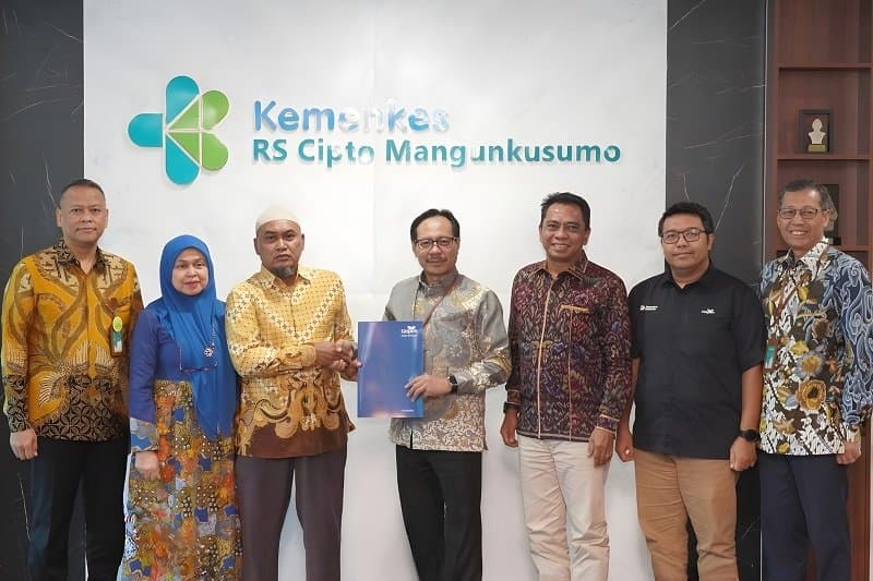 TASPEN Serahkan Manfaat bagi Nakes RSCM, Korban Kecelakaan Kereta di Bekasi Timur TASPEN Serahkan Manfaat bagi Nakes RSCM, Korban Kecelakaan Kereta di Bekasi Timur