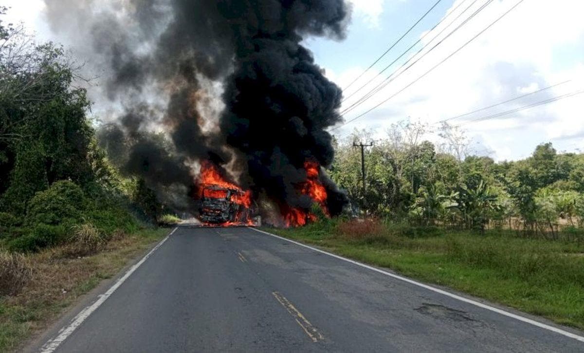 Bus ALS Terbakar di Muratara, Polisi Temukan Tabung Gas hingga Peralatan Motor Bus ALS Terbakar di Muratara, Polisi Temukan Tabung Gas hingga Peralatan Motor