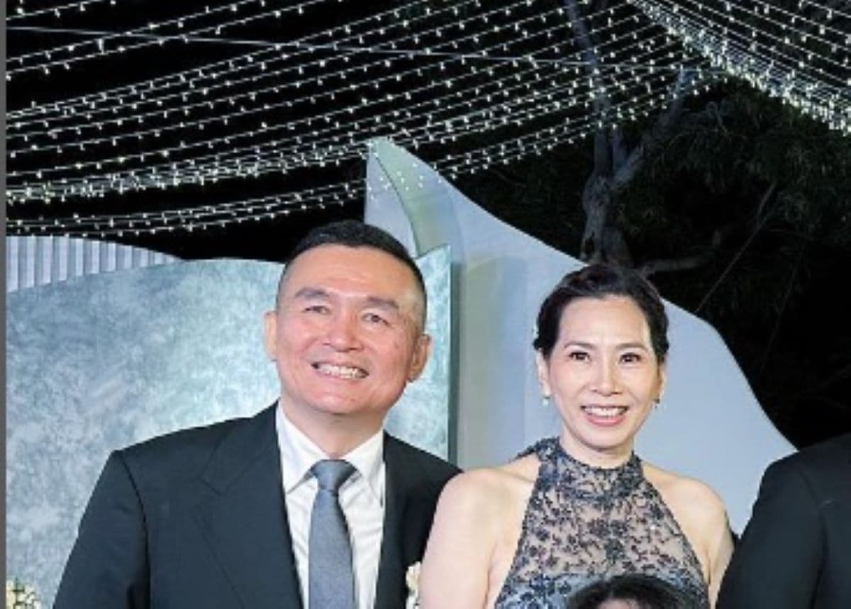 Kisah Unik Pebulu Tangkis Susy Susanti dan Huang Hua, saat Rivalitas di Lapangan Berujung Jadi Saudara di Pelaminan Kisah Unik Pebulu Tangkis Susy Susanti dan Huang Hua, saat Rivalitas di Lapangan Berujung Jadi Saudara di Pelaminan