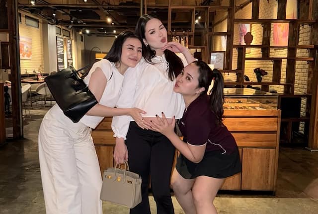 Momen Aaliyah Massaid Hangout Bareng Alyssa Daguise: Onti Sudah Menunggu Momen Aaliyah Massaid Hangout Bareng Alyssa Daguise: Onti Sudah Menunggu