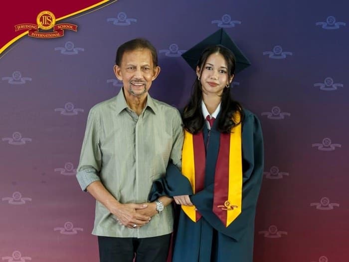 Profil dan Pendidikan Ameerah Wardatul Bolkiah, Putri Terkaya Brunei Darussalam yang Baru Diwisuda Profil dan Pendidikan Ameerah Wardatul Bolkiah, Putri Terkaya Brunei Darussalam yang Baru Diwisuda