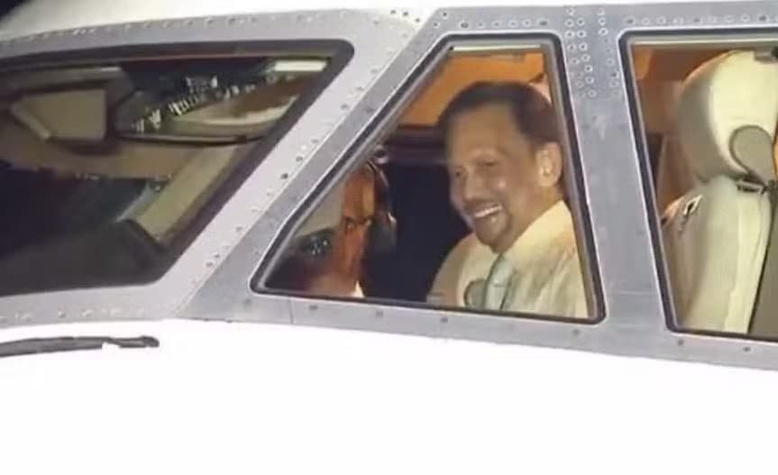 Intip Spesifikasi Boeing 747-8, Pesawat Milik Sultan Hassanal Bolkiah yang Disetir Sendiri ke KTT ASEAN 2026 Intip Spesifikasi Boeing 747-8, Pesawat Milik Sultan Hassanal Bolkiah yang Disetir Sendiri ke KTT ASEAN 2026