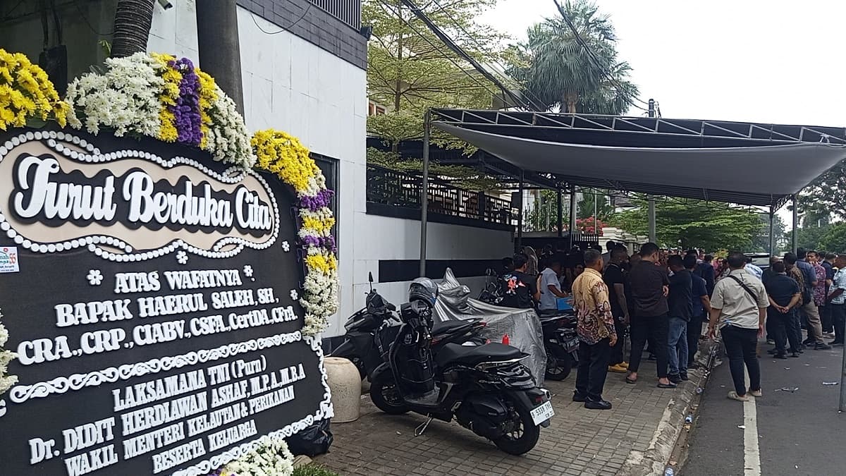 Polisi Ungkap Kebakaran Rumah Anggota BPK Haerul Saleh Terjadi di Lantai 4 Polisi Ungkap Kebakaran Rumah Anggota BPK Haerul Saleh Terjadi di Lantai 4