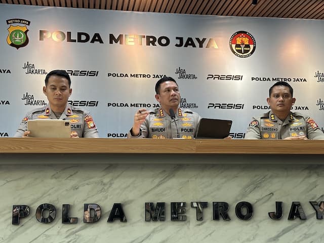 12 Korban Kecelakaan Kereta di Bekasi Timur Masih Dirawat 12 Korban Kecelakaan Kereta di Bekasi Timur Masih Dirawat