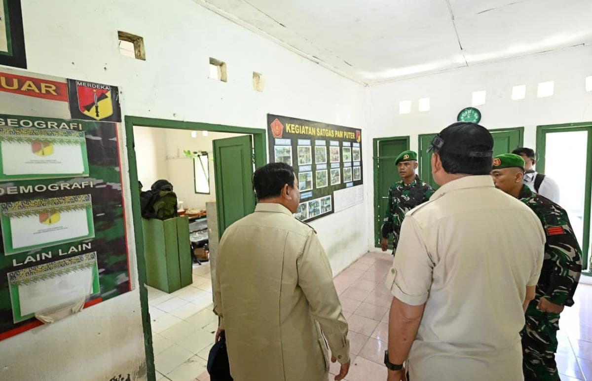 Momen Prabowo Hentikan Mobil dan Sapa Prajurit Penjaga Ujung Utara RI Momen Prabowo Hentikan Mobil dan Sapa Prajurit Penjaga Ujung Utara RI