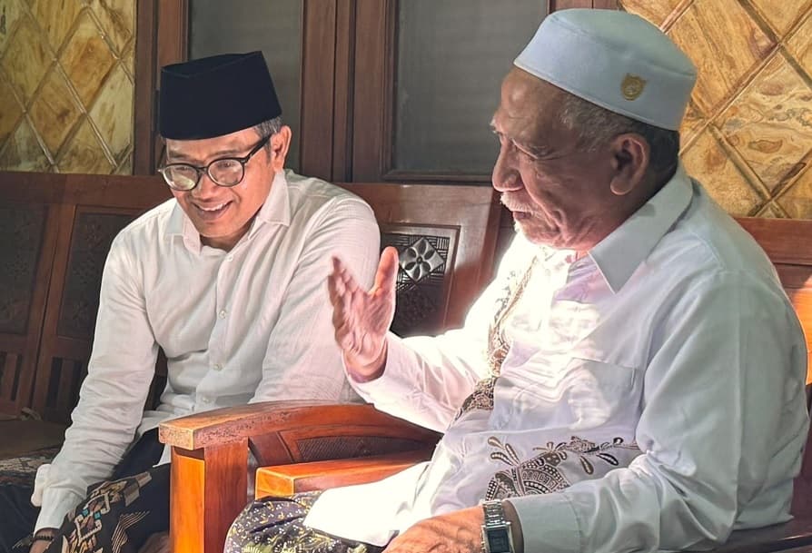 Pesan Kiai Ubab Maimoen untuk Seluruh Calon Ketum PBNU: Jangan Saling Serang! Pesan Kiai Ubab Maimoen untuk Seluruh Calon Ketum PBNU: Jangan Saling Serang!