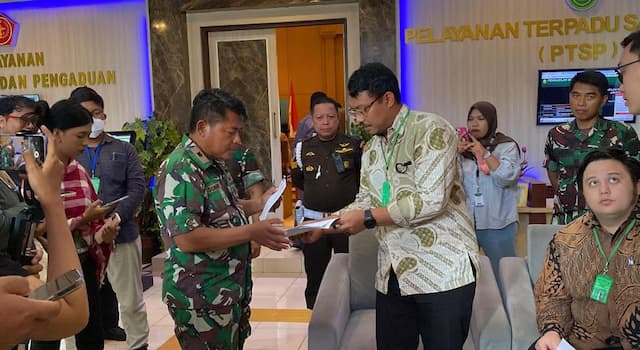 TAUD Serahkan Surat Penolakan Andrie Yunus Hadir di Sidang Pengadilan Militer TAUD Serahkan Surat Penolakan Andrie Yunus Hadir di Sidang Pengadilan Militer