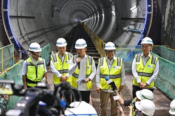Wapres Gibran Tinjau Proyek MRT Jakarta Fase 2A Bundaran HI-Kota Wapres Gibran Tinjau Proyek MRT Jakarta Fase 2A Bundaran HI-Kota