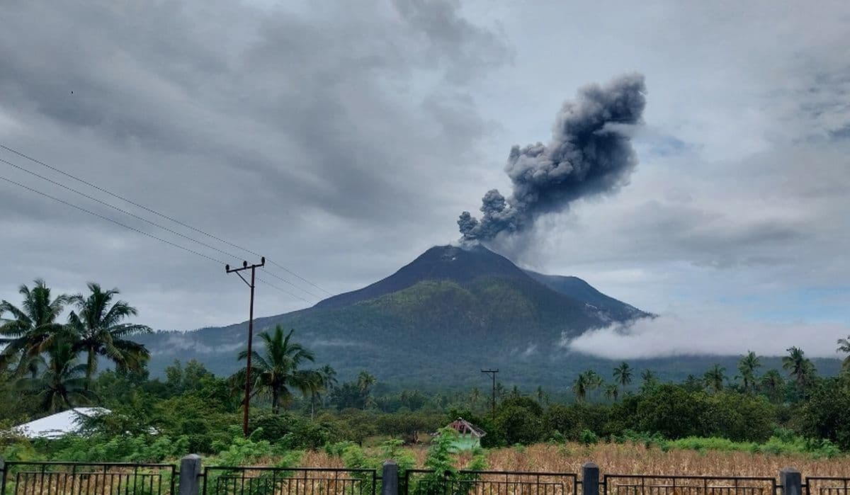 Aktivitas Meningkat, Status Gunung Lewotobi Laki-laki Naik ke Level III Aktivitas Meningkat, Status Gunung Lewotobi Laki-laki Naik ke Level III