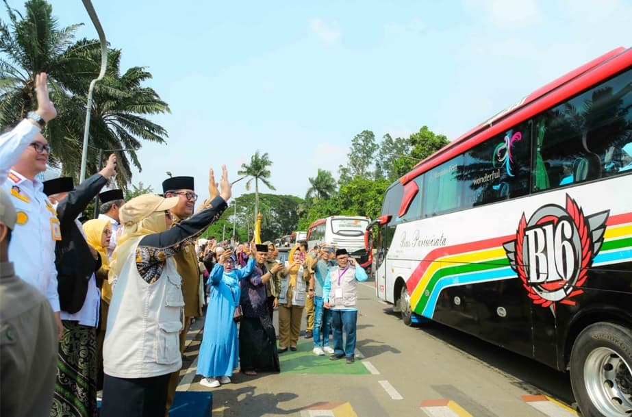 Dilepas Menuju Tanah Suci, Ratusan Jemaah Haji Tangerang Diingatkan soal Cuaca Ekstrem Dilepas Menuju Tanah Suci, Ratusan Jemaah Haji Tangerang Diingatkan soal Cuaca Ekstrem