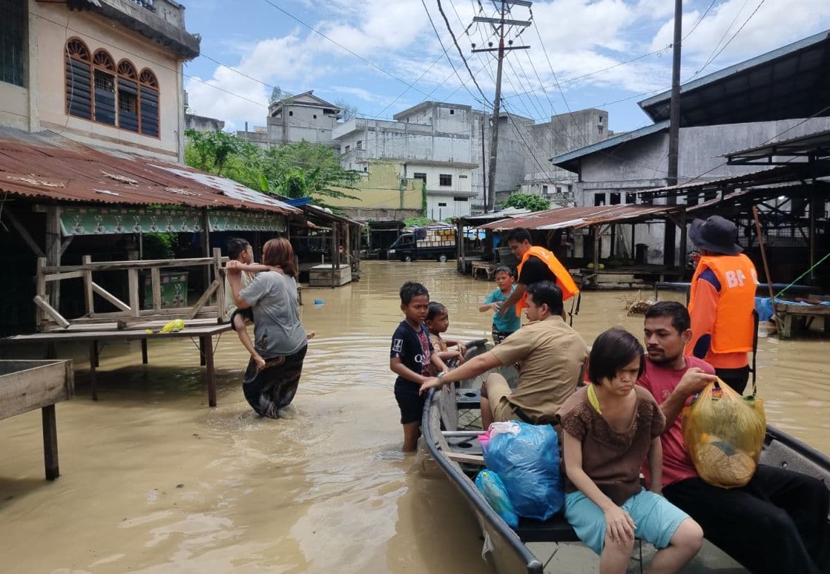 Kota Kendari Diterjang Banjir, 2 Warga Tewas Kota Kendari Diterjang Banjir, 2 Warga Tewas