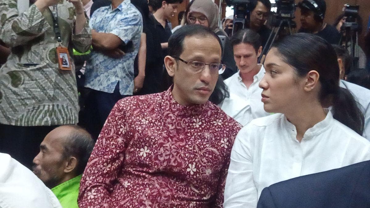 Nadiem Menangis saat Cerita Momen Bertemu Anak Usai Jadi Tahanan Rumah Nadiem Menangis saat Cerita Momen Bertemu Anak Usai Jadi Tahanan Rumah