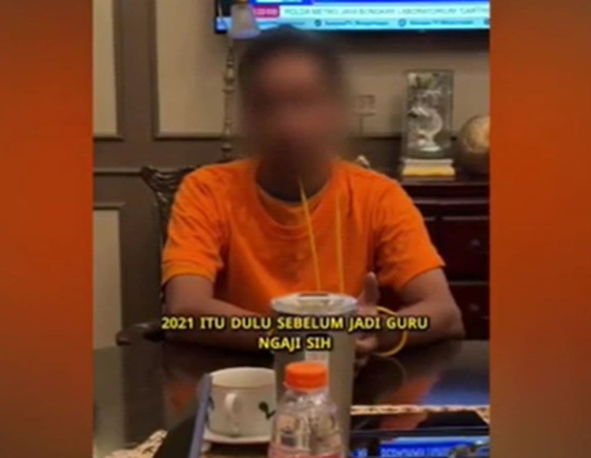 Biadab! Terangsang Nonton Film Porno, Guru Ngaji Cabuli 7 Santri Laki-Laki Biadab! Terangsang Nonton Film Porno, Guru Ngaji Cabuli 7 Santri Laki-Laki