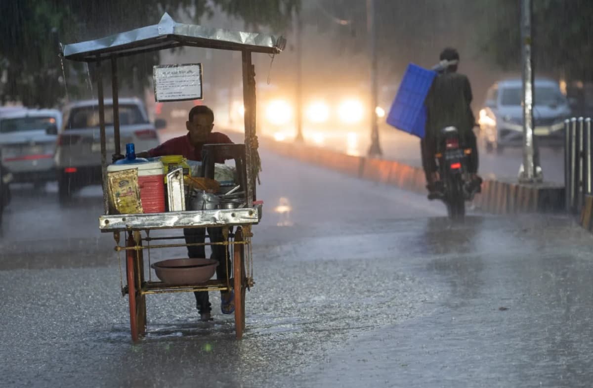 Badai Dahsyat Landa Negara Bagian Terpadat India, Tewaskan Hampir 90 Orang Badai Dahsyat Landa Negara Bagian Terpadat India, Tewaskan Hampir 90 Orang