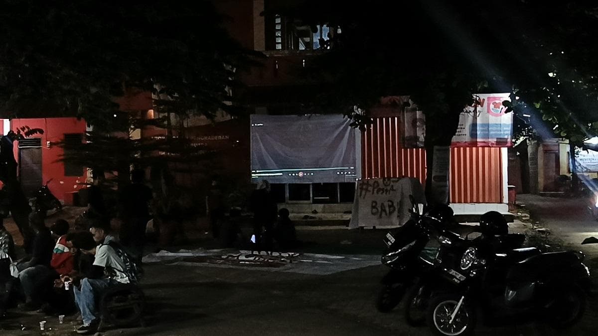 Ada Nobar Film Pesta Babi di Ciputat, Begini Suasananya Ada Nobar Film Pesta Babi di Ciputat, Begini Suasananya