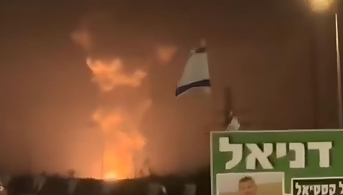 Ledakan Keras Disertai Kebakaran Guncang Israel Ledakan Keras Disertai Kebakaran Guncang Israel