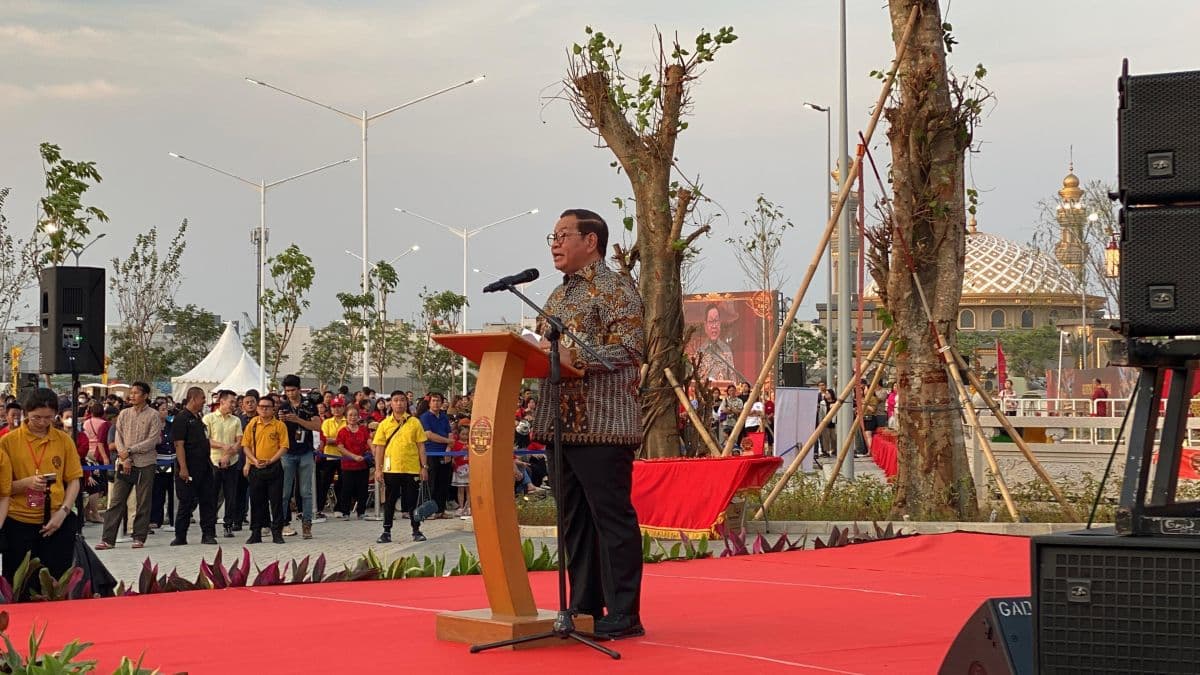 Resmikan Kelenteng di PIK 2, Pramono: Sudah Waktunya LRT Sampai Sini Resmikan Kelenteng di PIK 2, Pramono: Sudah Waktunya LRT Sampai Sini