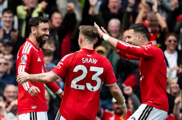 Manchester United Bungkam Nottingham Forest 3-2, Bruno Fernandes Cetak Rekor Assist di Liga Inggris! Manchester United Bungkam Nottingham Forest 3-2, Bruno Fernandes Cetak Rekor Assist di Liga Inggris!