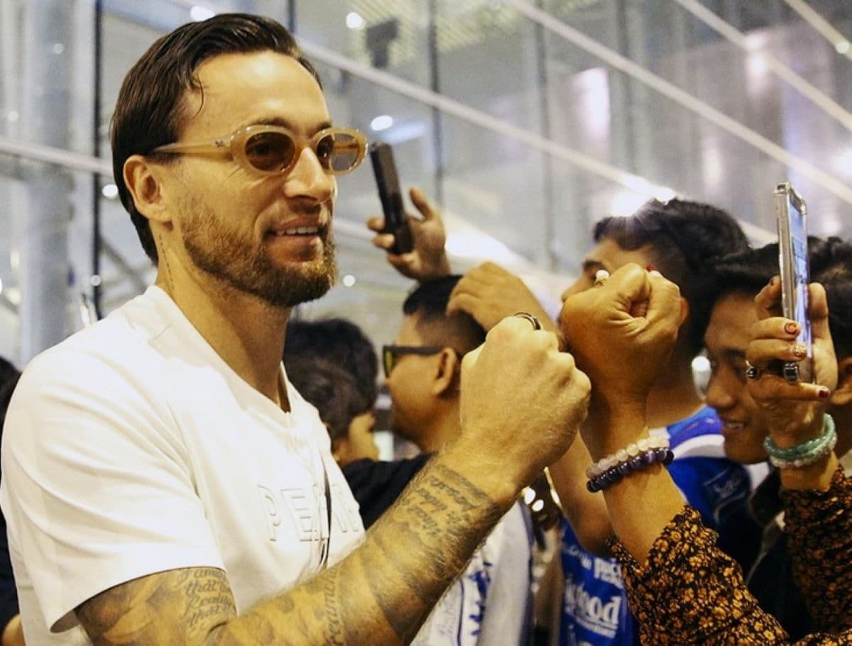 Komentar Berkelas Marc Klok Usai Persib Bandung Menang Dramatis atas PSM Makassar di Super League 2025-2026 Komentar Berkelas Marc Klok Usai Persib Bandung Menang Dramatis atas PSM Makassar di Super League 2025-2026