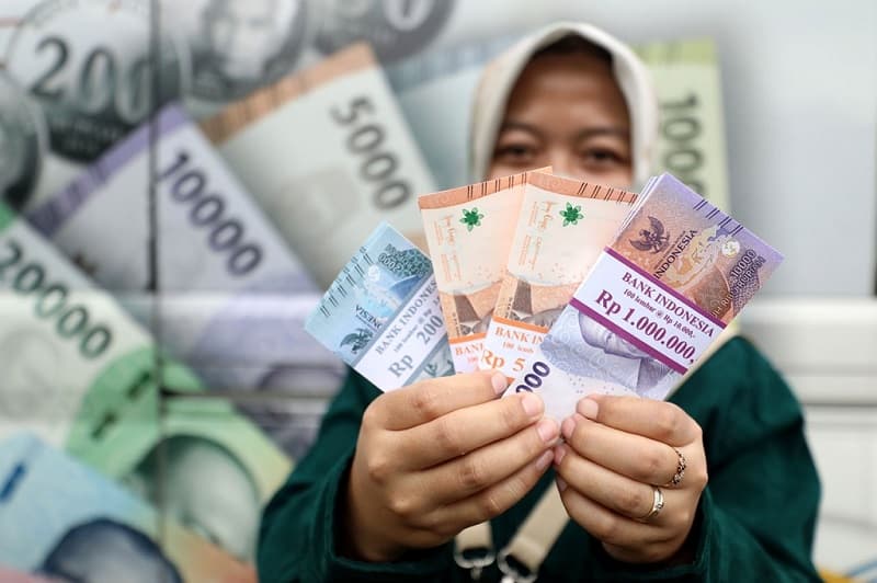Rupiah Hari Ini Ditutup Melemah ke Level Rp17.706 per Dolar AS Rupiah Hari Ini Ditutup Melemah ke Level Rp17.706 per Dolar AS