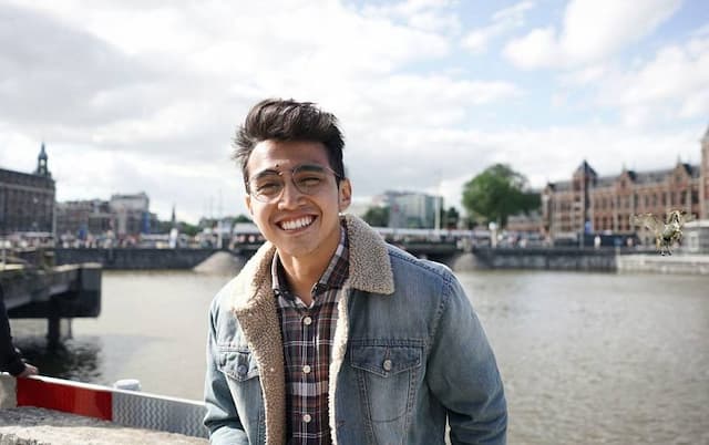 Curhat Vadie Akbar Kenang Vidi Aldiano Lewat Postingan Topi, Netizen Ikut Terharu Curhat Vadie Akbar Kenang Vidi Aldiano Lewat Postingan Topi, Netizen Ikut Terharu