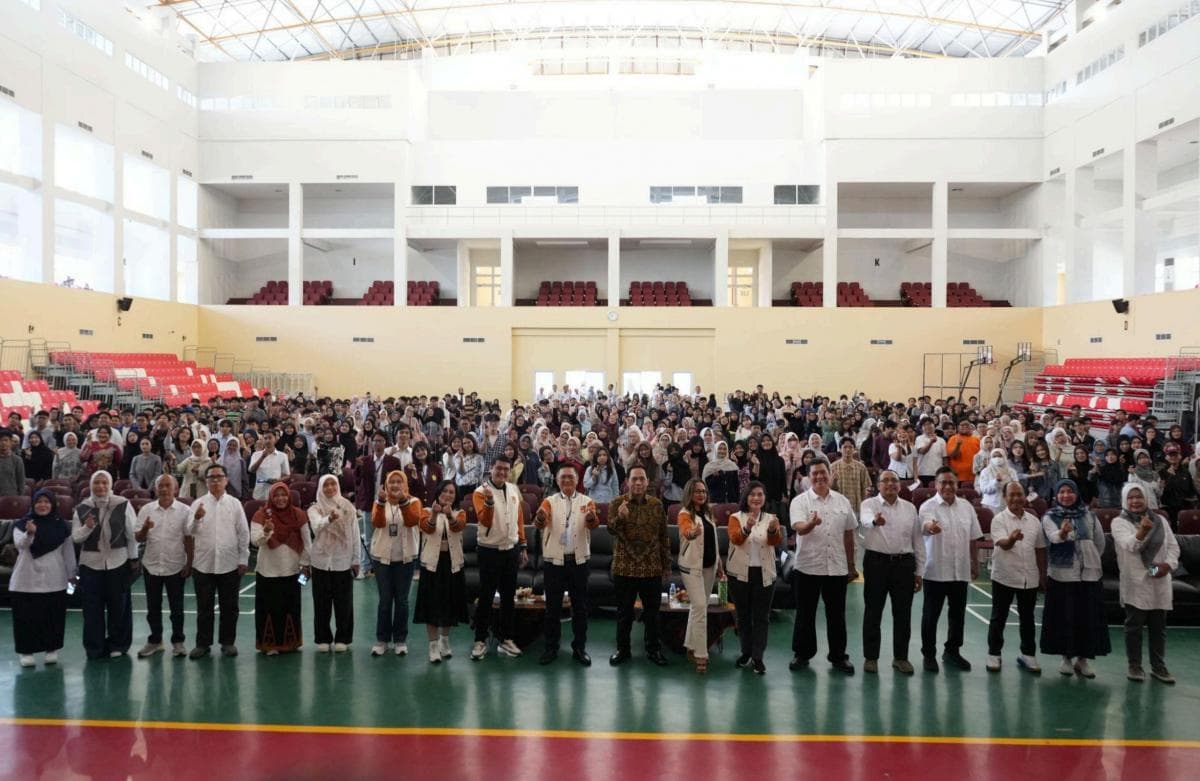 Mahasiswa Diajak Siap Hadapi Dunia Kerja Mahasiswa Diajak Siap Hadapi Dunia Kerja