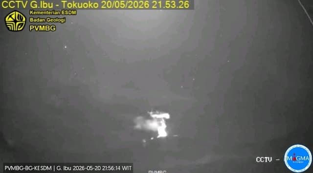 Gunung Ibu Erupsi, Kolom Abu Menjulang 1 Kilometer di Atas Puncak Gunung Ibu Erupsi, Kolom Abu Menjulang 1 Kilometer di Atas Puncak