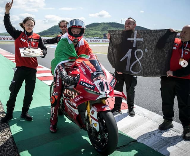 Nicolo Bulega Ancam Tinggalkan Ducati jika Tak Mengaspal di MotoGP 2027, Bagaimana Valentino Rossi? Nicolo Bulega Ancam Tinggalkan Ducati jika Tak Mengaspal di MotoGP 2027, Bagaimana Valentino Rossi?