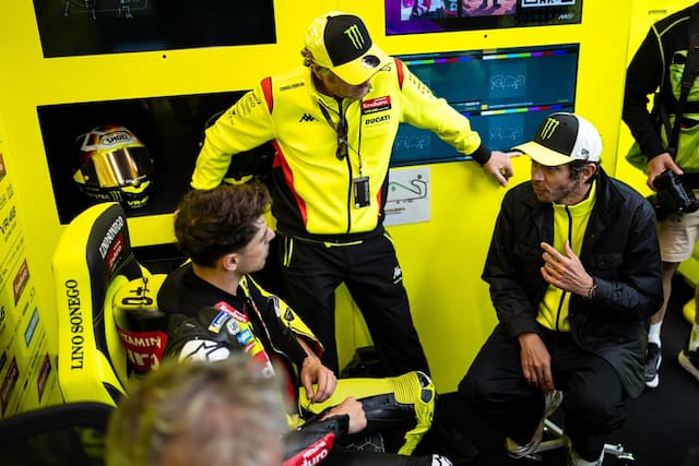 Valentino Rossi Kirim Doa untuk Alex Marquez yang Kecelakaan Parah di MotoGP Catalunya 2026 Valentino Rossi Kirim Doa untuk Alex Marquez yang Kecelakaan Parah di MotoGP Catalunya 2026