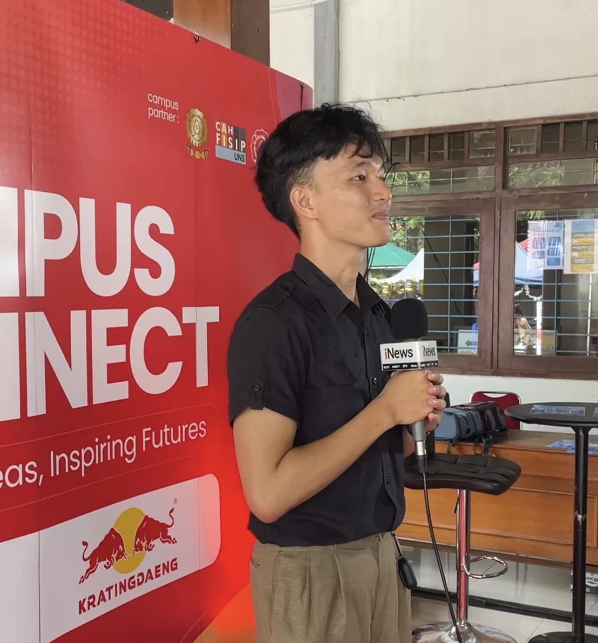 Antusiasme Mahasiswa UNS di Booth iReporter iNews Campus Connect, Coba Jadi Jurnalis Depan Kamera Antusiasme Mahasiswa UNS di Booth iReporter iNews Campus Connect, Coba Jadi Jurnalis Depan Kamera