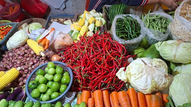 Harga Pangan Hari Ini: Bawang, Beras, Cabai hingga Daging Naik Harga Pangan Hari Ini: Bawang, Beras, Cabai hingga Daging Naik