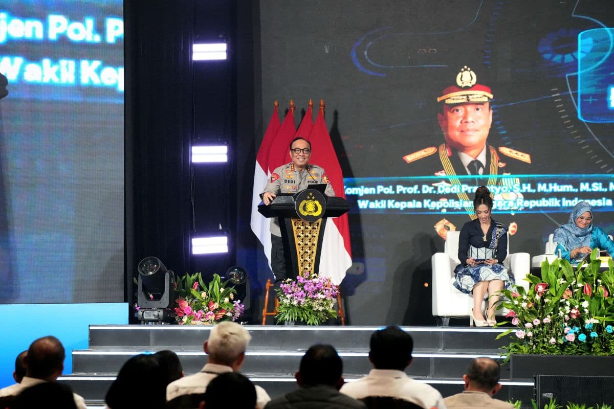 Wakapolri Ungkap Ancaman Teror Modern Kini Menyebar Lewat Ruang Digital Wakapolri Ungkap Ancaman Teror Modern Kini Menyebar Lewat Ruang Digital