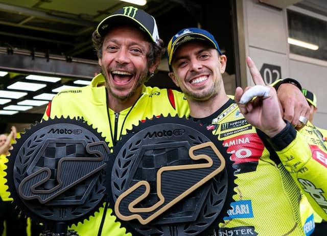 Valentino Rossi Bujuk Fabio Di Giannantonio Bertahan di Timnya Usai Menangi MotoGP Catalunya 2026 Valentino Rossi Bujuk Fabio Di Giannantonio Bertahan di Timnya Usai Menangi MotoGP Catalunya 2026