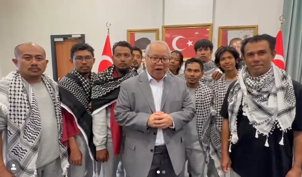 Berhasil Dibebaskan, 9 WNI Rombongan GSF yang Ditahan Israel Tiba di Turki Berhasil Dibebaskan, 9 WNI Rombongan GSF yang Ditahan Israel Tiba di Turki