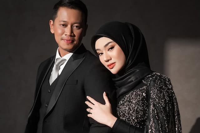 Berharap Rujuk, Suami Clara Shinta Janji Bakal Introspeksi Diri Berharap Rujuk, Suami Clara Shinta Janji Bakal Introspeksi Diri