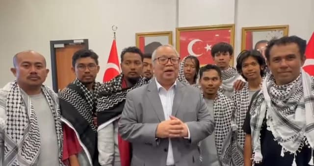 Kondisi Mengenaskan 9 WNI Selama Ditahan Israel: Ditendang, Dipukul hingga Disetrum Kondisi Mengenaskan 9 WNI Selama Ditahan Israel: Ditendang, Dipukul hingga Disetrum